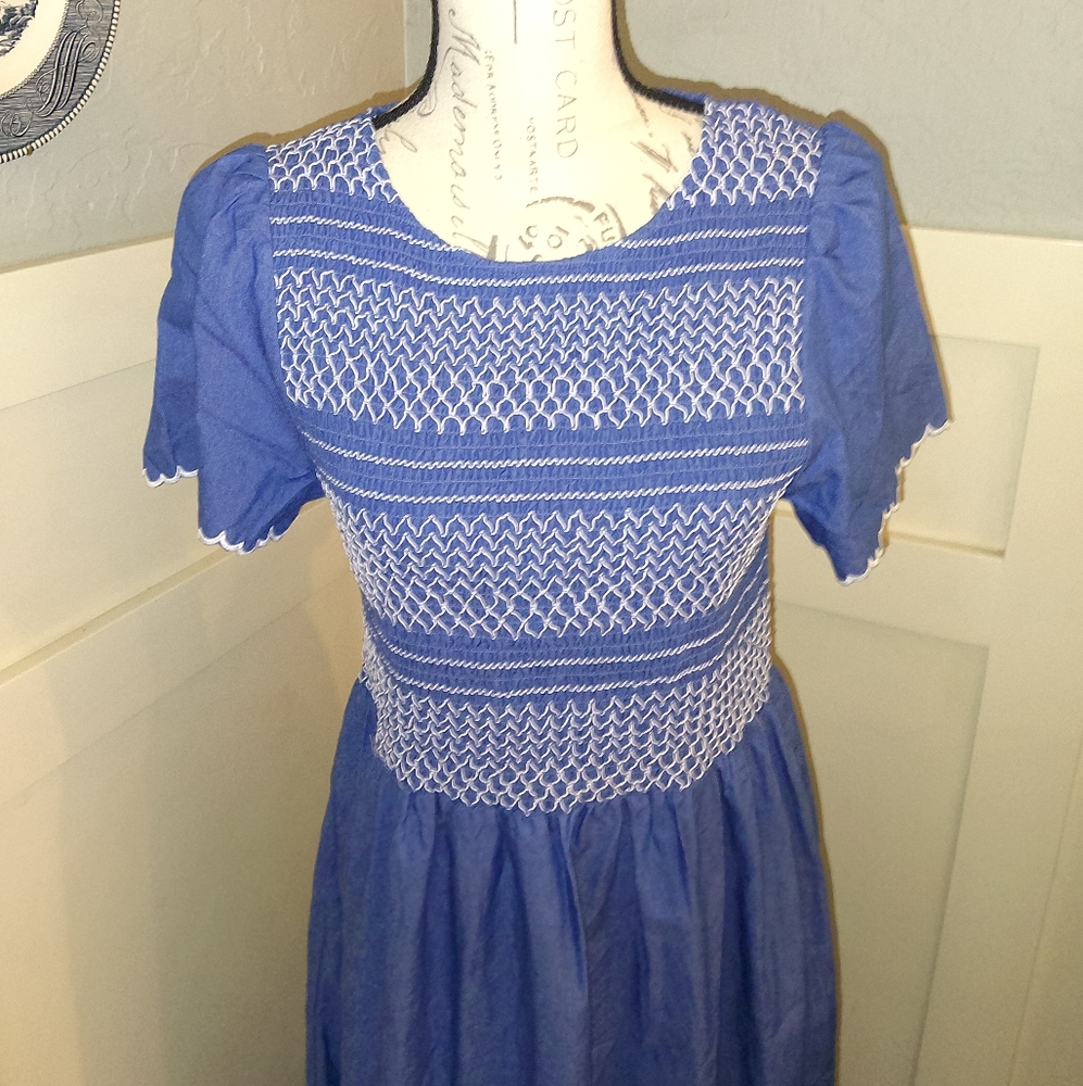 NWT Bohme Chambray Smocked Scalloped Sleeves Maxi Dress Sz L - Picture 2 of 5